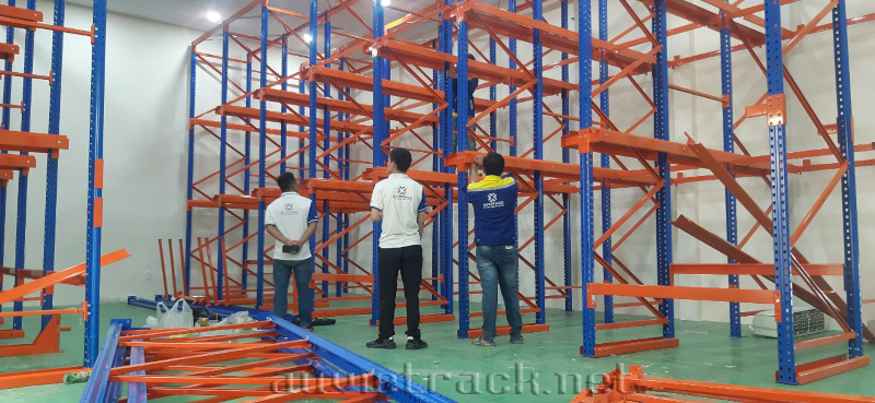kệ sắt theo yêu cầu